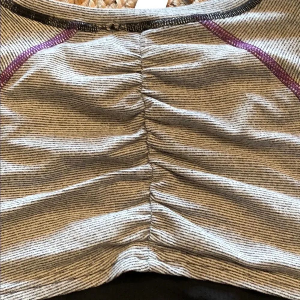 Euc Lucy Lucy-Tech Ls Stripedtee W/ Ruchingsmall — image 8 of 8